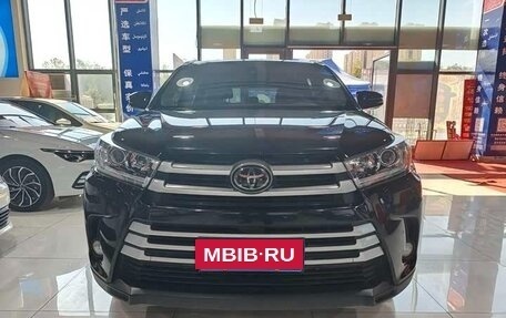 Toyota Highlander III, 2021 год, 3 050 000 рублей, 2 фотография