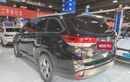 Toyota Highlander III, 2021 год, 3 050 000 рублей, 4 фотография