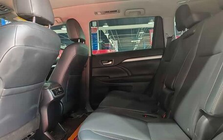 Toyota Highlander III, 2021 год, 3 050 000 рублей, 9 фотография
