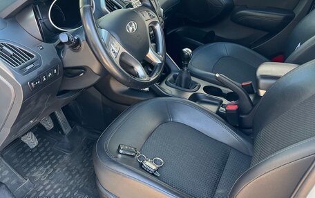 Hyundai ix35 I рестайлинг, 2010 год, 999 999 рублей, 5 фотография