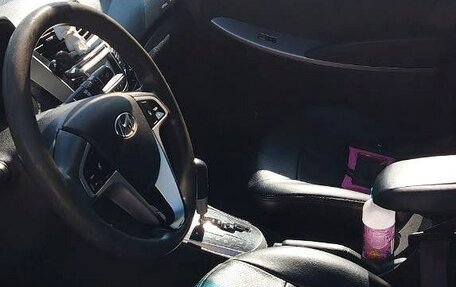 Hyundai Solaris II рестайлинг, 2013 год, 750 000 рублей, 5 фотография