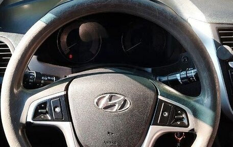 Hyundai Solaris II рестайлинг, 2013 год, 750 000 рублей, 4 фотография