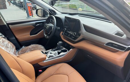 Toyota Highlander, 2025 год, 5 400 000 рублей, 10 фотография