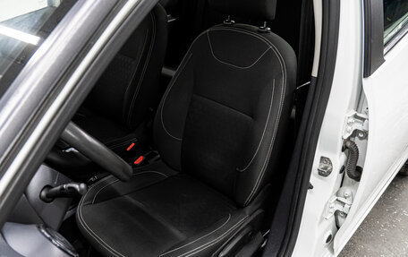 Renault Logan II, 2019 год, 815 000 рублей, 13 фотография