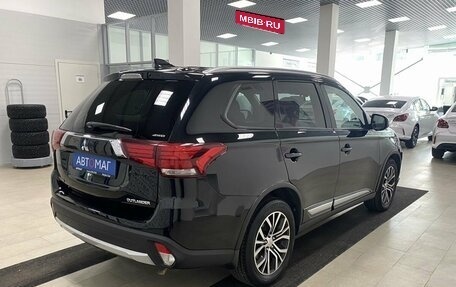 Mitsubishi Outlander III рестайлинг 3, 2018 год, 1 796 000 рублей, 7 фотография