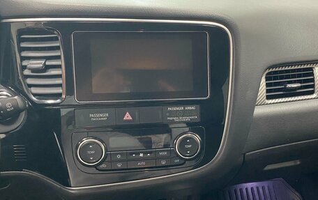 Mitsubishi Outlander III рестайлинг 3, 2018 год, 1 796 000 рублей, 18 фотография