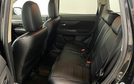 Mitsubishi Outlander III рестайлинг 3, 2018 год, 1 796 000 рублей, 16 фотография