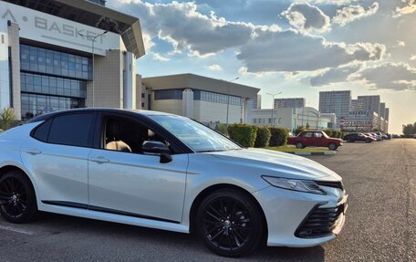 Toyota Camry, 2021 год, 3 880 000 рублей, 8 фотография