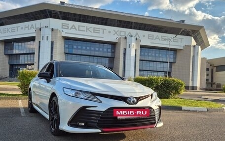 Toyota Camry, 2021 год, 3 880 000 рублей, 10 фотография