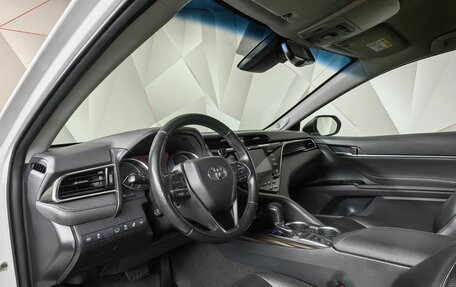 Toyota Camry, 2019 год, 2 450 000 рублей, 16 фотография