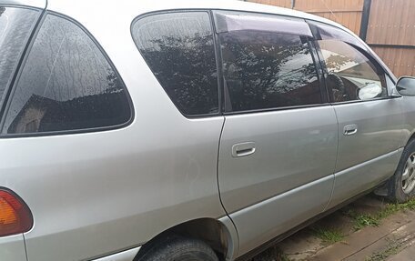 Toyota Ipsum II, 2000 год, 540 000 рублей, 4 фотография