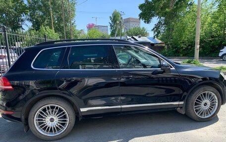 Volkswagen Touareg III, 2011 год, 2 050 000 рублей, 2 фотография