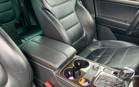 Volkswagen Touareg III, 2011 год, 2 050 000 рублей, 8 фотография