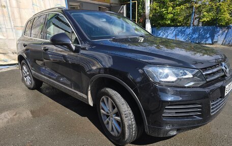 Volkswagen Touareg III, 2011 год, 2 050 000 рублей, 2 фотография