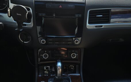 Volkswagen Touareg III, 2011 год, 2 050 000 рублей, 7 фотография