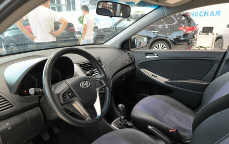 Hyundai Solaris II рестайлинг, 2015 год, 799 000 рублей, 20 фотография
