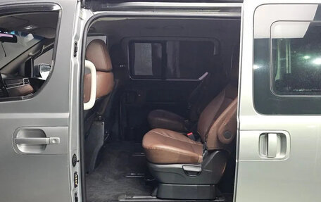 Hyundai Grand Starex Grand Starex I рестайлинг 2, 2018 год, 2 550 000 рублей, 9 фотография
