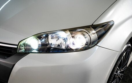 Toyota Wish II, 2012 год, 1 450 000 рублей, 20 фотография