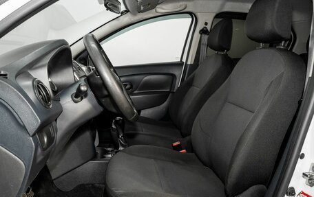 Renault Logan II, 2020 год, 698 000 рублей, 6 фотография