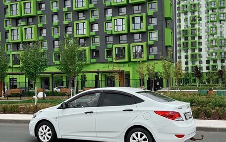 Hyundai Solaris II рестайлинг, 2012 год, 860 000 рублей, 5 фотография