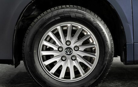 Toyota Voxy II, 2011 год, 1 250 000 рублей, 16 фотография