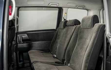 Toyota Voxy II, 2011 год, 1 250 000 рублей, 7 фотография