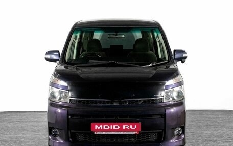Toyota Voxy II, 2011 год, 1 250 000 рублей, 2 фотография