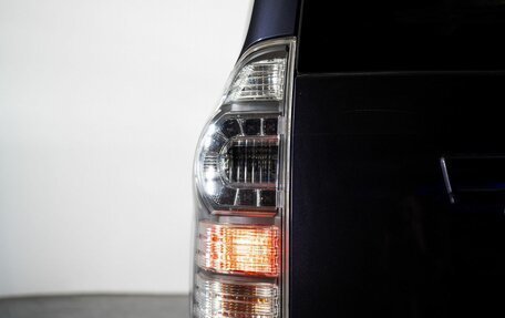 Toyota Voxy II, 2011 год, 1 250 000 рублей, 19 фотография
