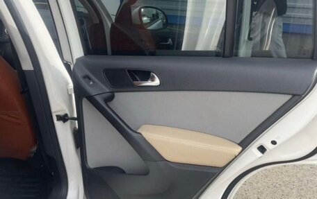 Volkswagen Tiguan I, 2010 год, 869 000 рублей, 10 фотография
