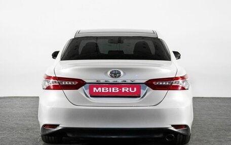 Toyota Camry, 2018 год, 2 950 000 рублей, 4 фотография