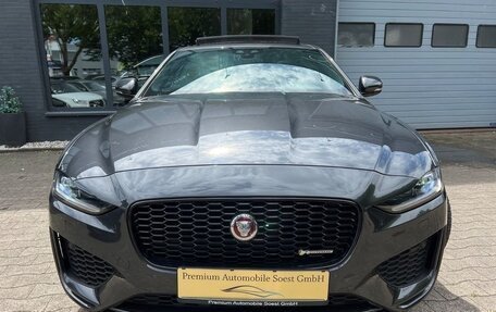 Jaguar XE I рестайлинг, 2022 год, 2 800 000 рублей, 2 фотография