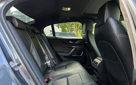 Jaguar XE I рестайлинг, 2022 год, 2 800 000 рублей, 17 фотография