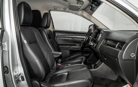 Mitsubishi Outlander III рестайлинг 3, 2015 год, 2 110 000 рублей, 6 фотография