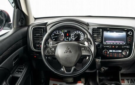 Mitsubishi Outlander III рестайлинг 3, 2015 год, 2 110 000 рублей, 9 фотография
