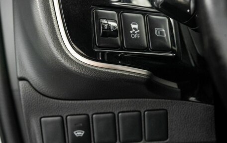 Mitsubishi Outlander III рестайлинг 3, 2015 год, 2 110 000 рублей, 15 фотография