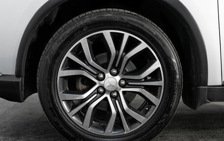 Mitsubishi Outlander III рестайлинг 3, 2015 год, 2 110 000 рублей, 18 фотография