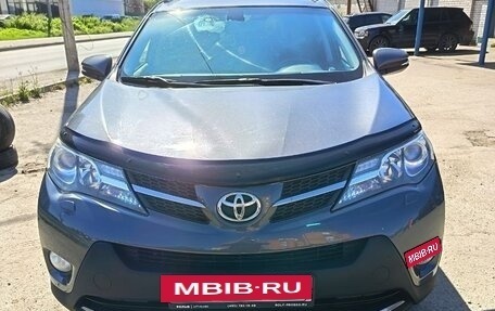 Toyota RAV4, 2015 год, 1 880 000 рублей, 2 фотография