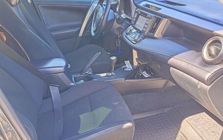 Toyota RAV4, 2015 год, 1 880 000 рублей, 24 фотография