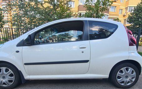 Peugeot 107 I рестайлинг, 2014 год, 700 000 рублей, 2 фотография