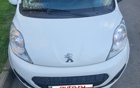 Peugeot 107 I рестайлинг, 2014 год, 700 000 рублей, 3 фотография