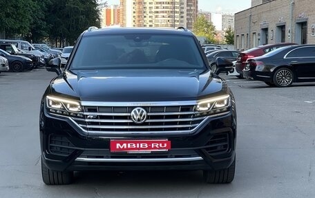 Volkswagen Touareg III, 2019 год, 5 875 000 рублей, 2 фотография