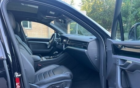 Volkswagen Touareg III, 2019 год, 5 875 000 рублей, 21 фотография