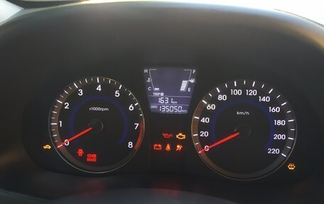 Hyundai Solaris II рестайлинг, 2012 год, 800 000 рублей, 5 фотография
