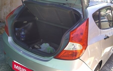 Hyundai Solaris II рестайлинг, 2012 год, 800 000 рублей, 4 фотография