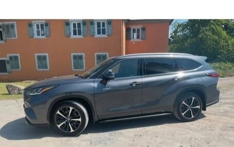 Toyota Highlander, 2021 год, 3 250 000 рублей, 3 фотография