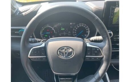 Toyota Highlander, 2021 год, 3 250 000 рублей, 10 фотография