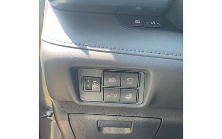 Toyota Highlander, 2021 год, 3 250 000 рублей, 9 фотография
