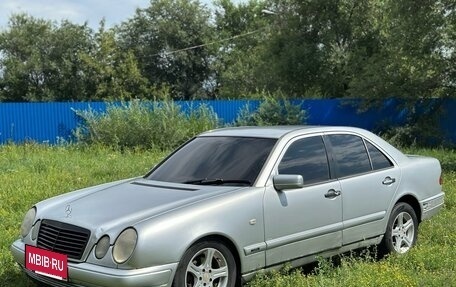 Mercedes-Benz E-Класс, 1996 год, 290 000 рублей, 3 фотография