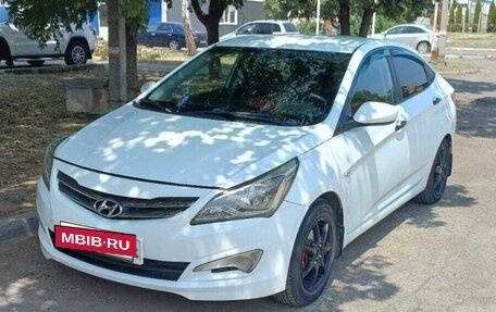 Hyundai Solaris II рестайлинг, 2015 год, 600 000 рублей, 8 фотография