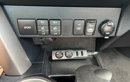 Toyota RAV4, 2016 год, 2 300 000 рублей, 10 фотография